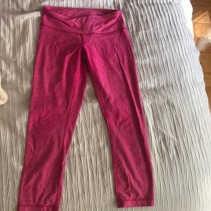 Lululemon pink Capri length leggings!